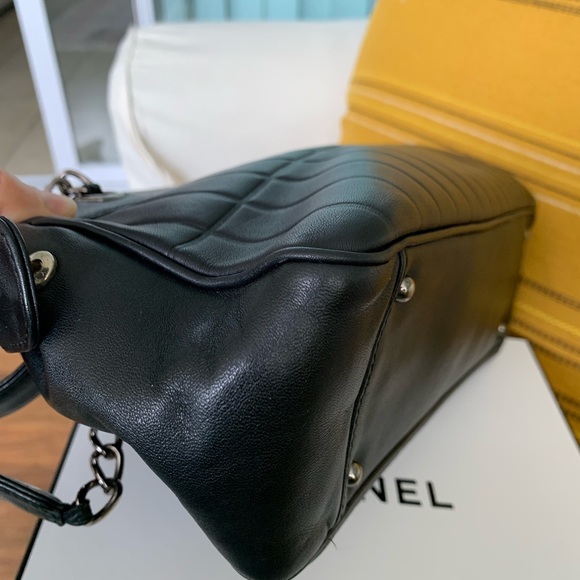 Chanel bag Authentic - Picture 7 of 13